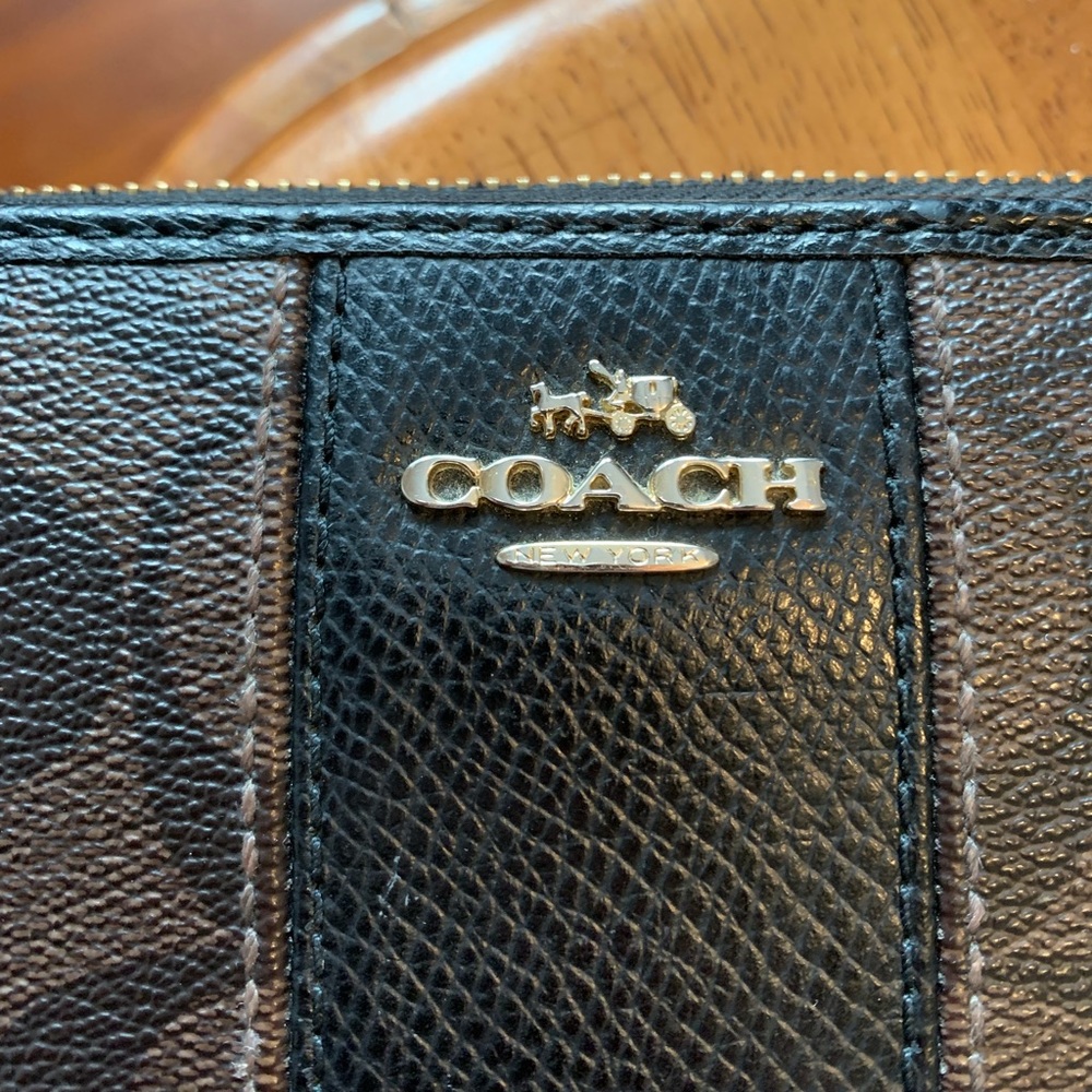 Coach Wallet - Picture 2 of 8
